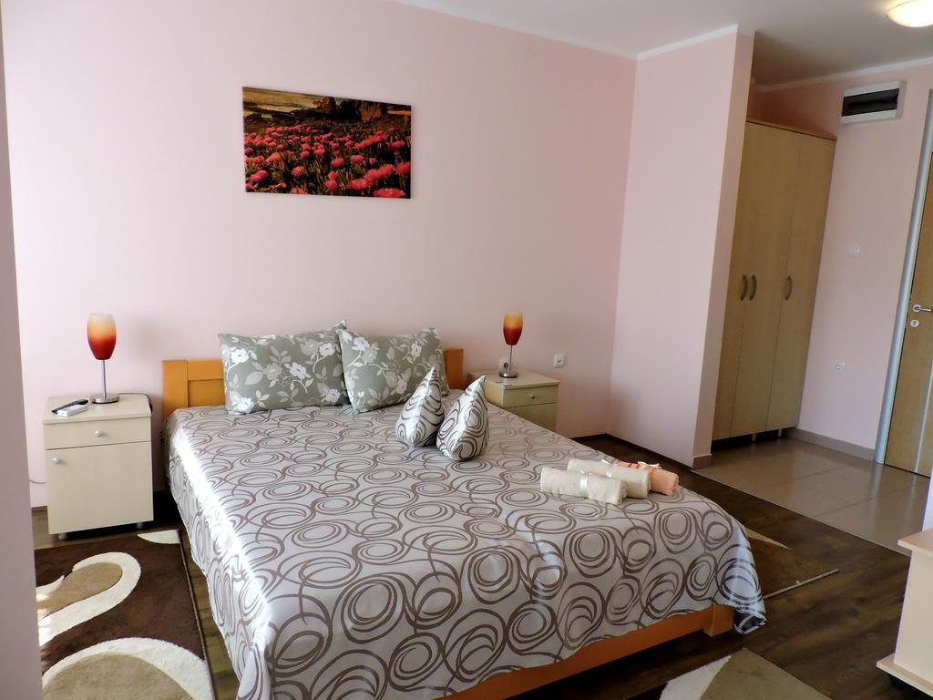B&B Zmajevo Gnezdo 021 Sremska Kamenica Exterior photo